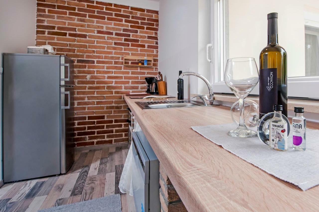 Paola Cozy Apartment โรวีน ภายนอก รูปภาพ