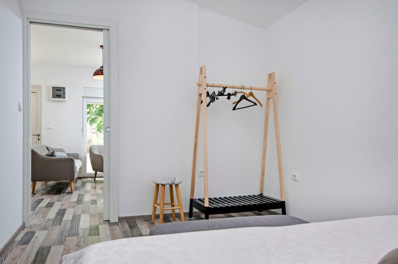 Paola Cozy Apartment โรวีน ภายนอก รูปภาพ